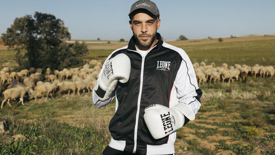 Fotogalería | Raúl Camacho, ganadero y entrenador de boxeo