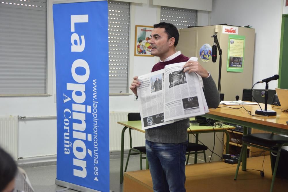 Alumnos de Secundaria de los IES Manuel Murguía y Pastoriza aprenden a diseñar un periódico digital.