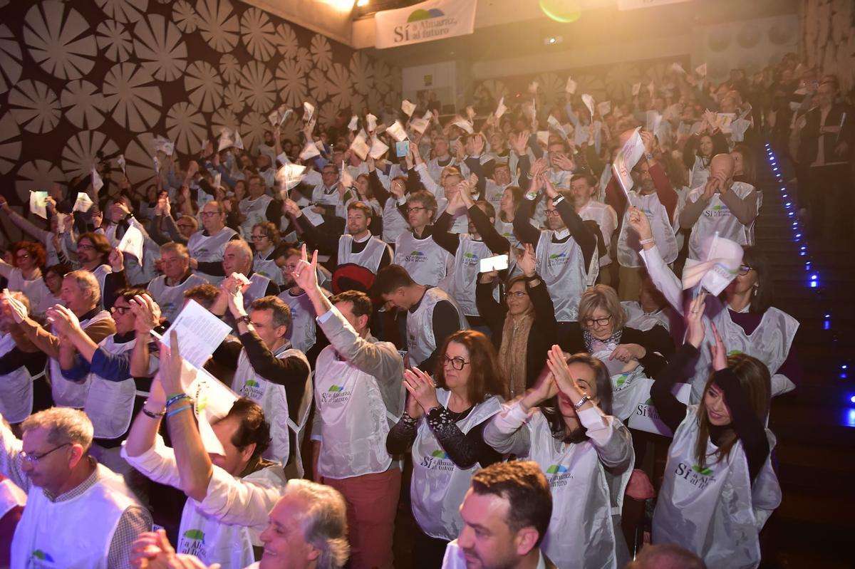 Fotogalería | Un himno pop contra el cierre de Almaraz