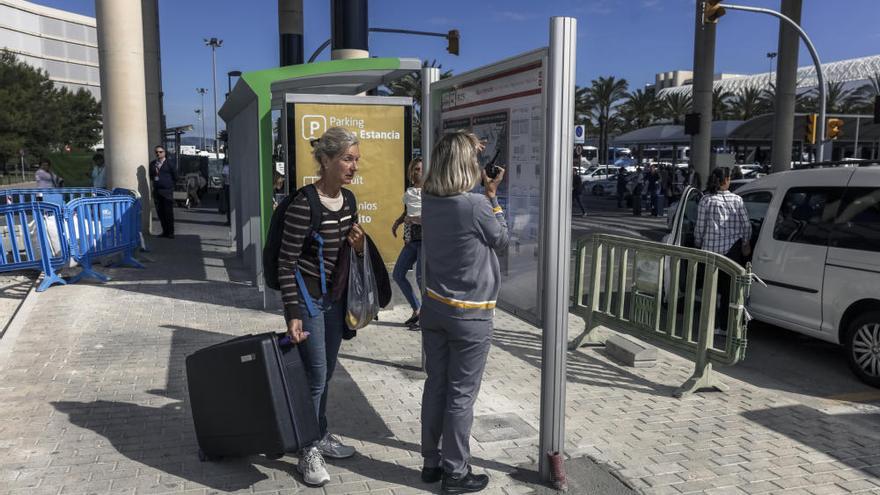 Presentación de los buses interurbanos al aeropuerto