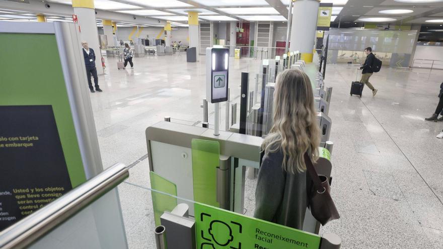 Vueling inaugura en el aeropuerto de Palma su sistema de identificación facial