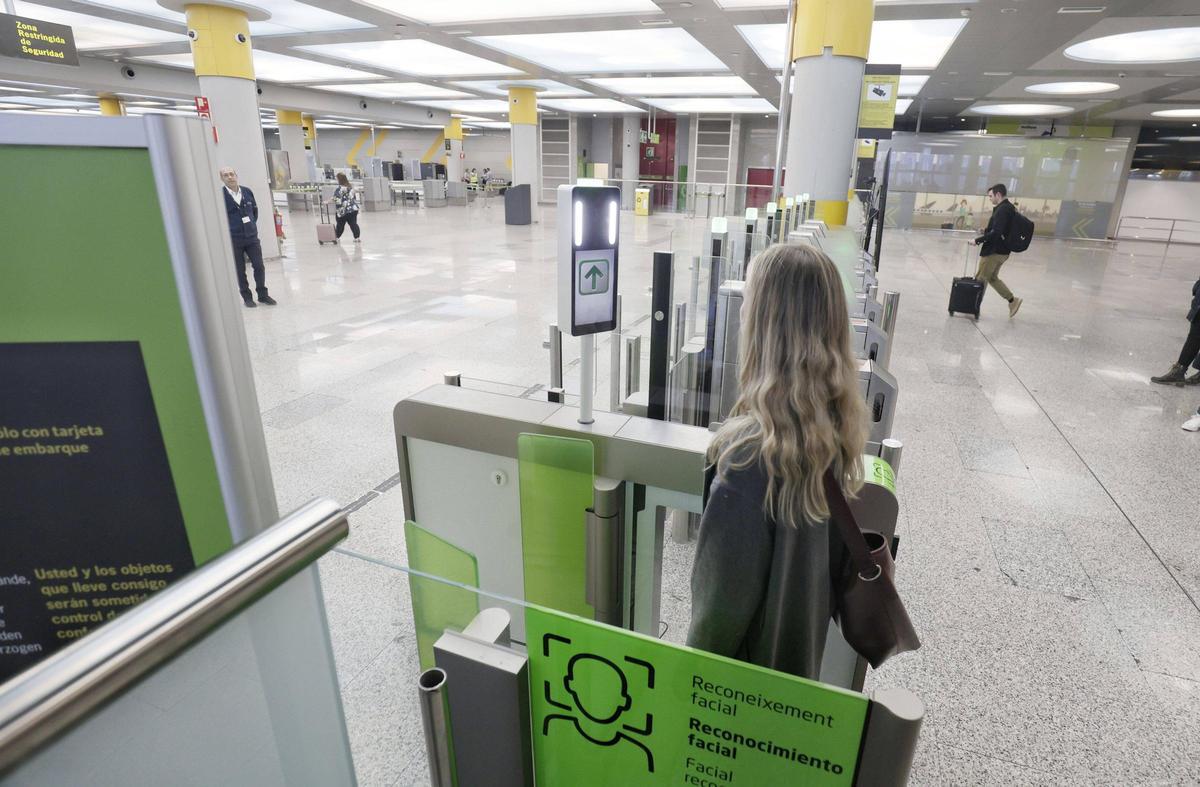 Vueling inaugura en el aeropuerto de Palma su sistema de identificación facial