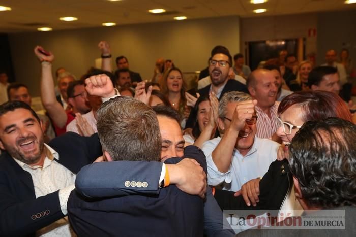 Ambiente de la noche electoral en la sede de Cs