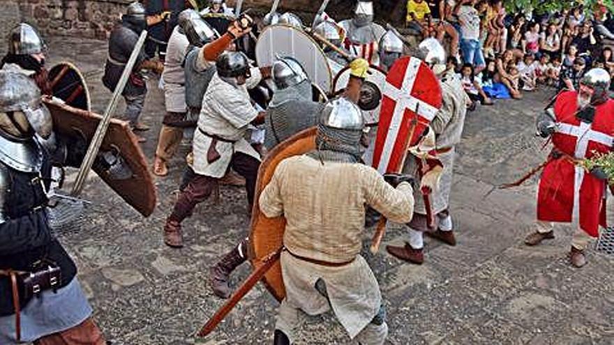 Instant de la Festa dels Templers de Puig-reig a la zona del castell, l&#039;any passat