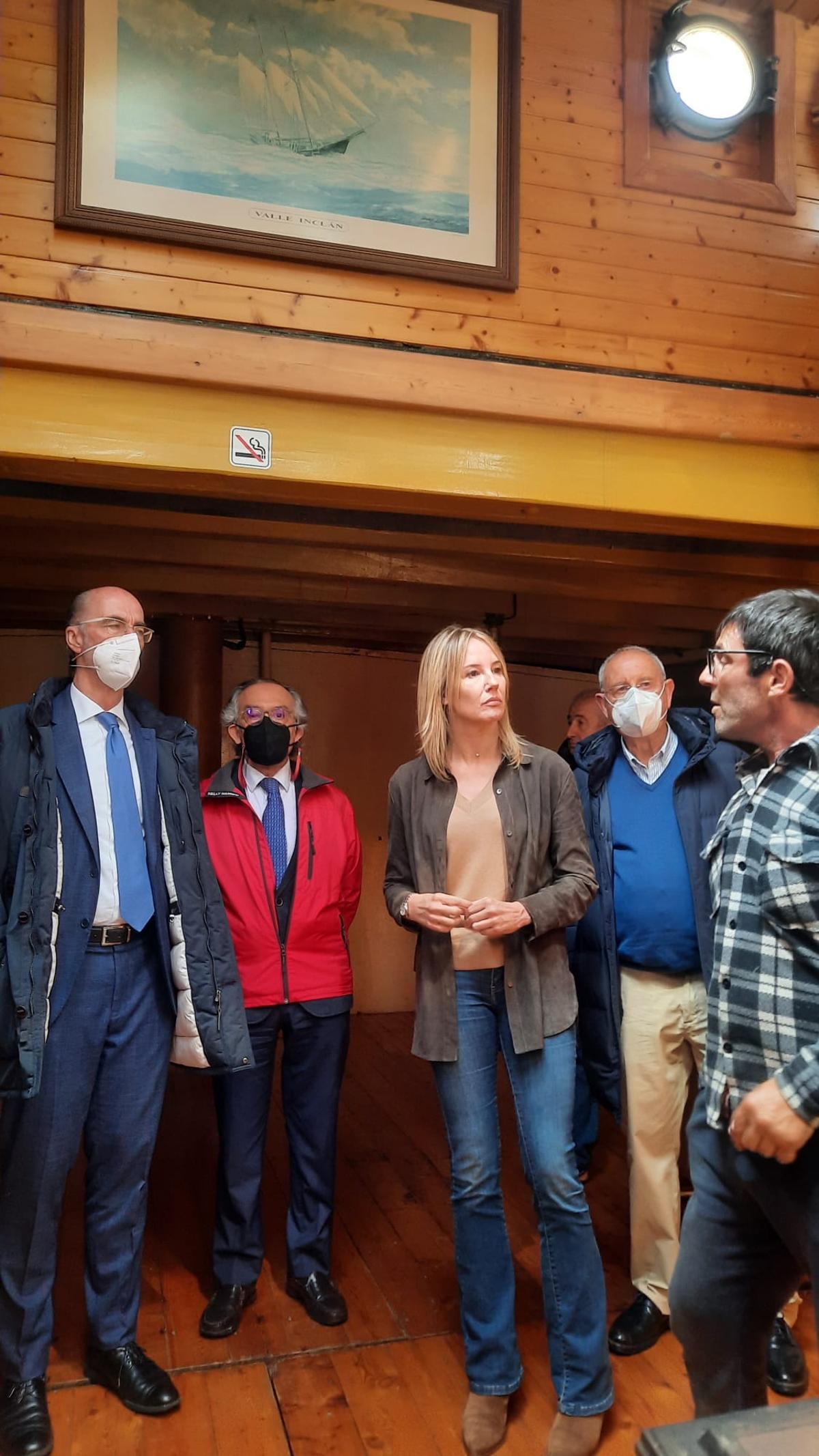 Visita de las autoridades al interior del Hidra Segundo