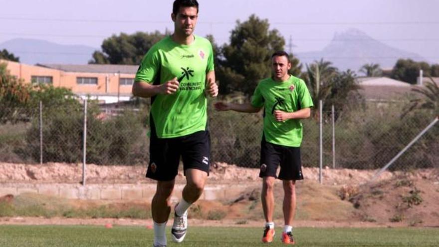 Cristóbal, durante un entrenamiento, en el campo anexo al Martínez Valero.