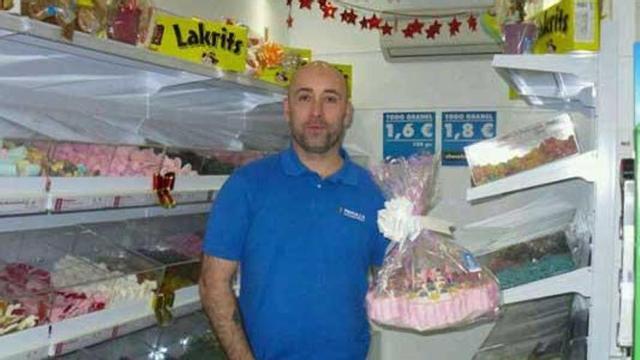 Amador García, en su tienda de León.