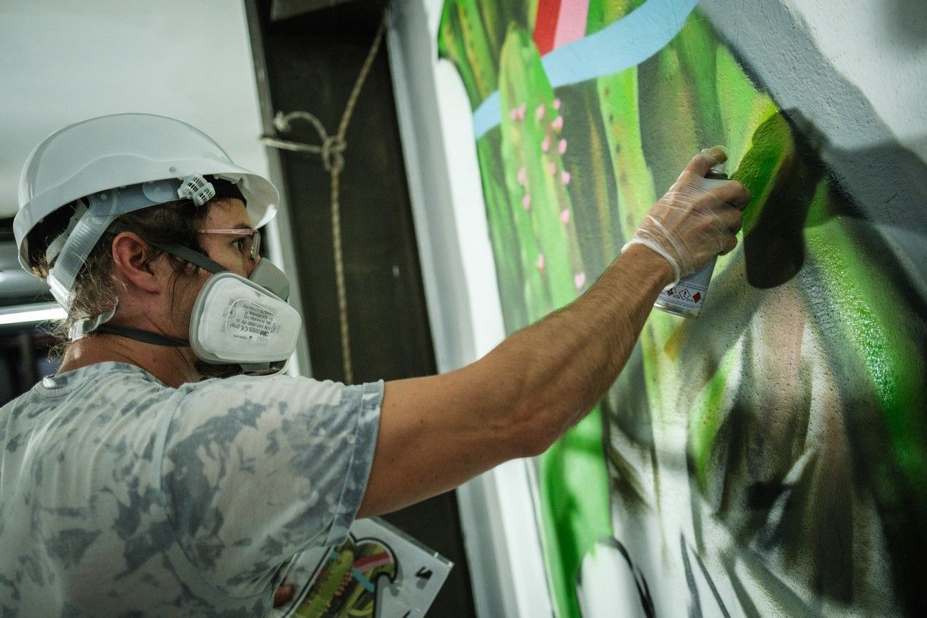 EL DÍA diseña un mural para ensalzar el espíritu de las Islas y su habla en el Día de Canarias