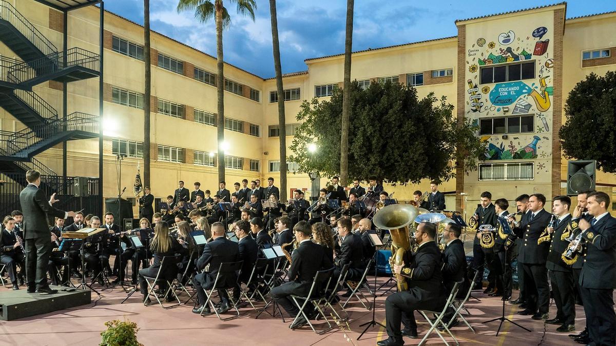 La Banda de la Paz, este mes en el patio del Colegio Fundación Unicaja Rosario Moreno, en el concierto del XXV aniversario.