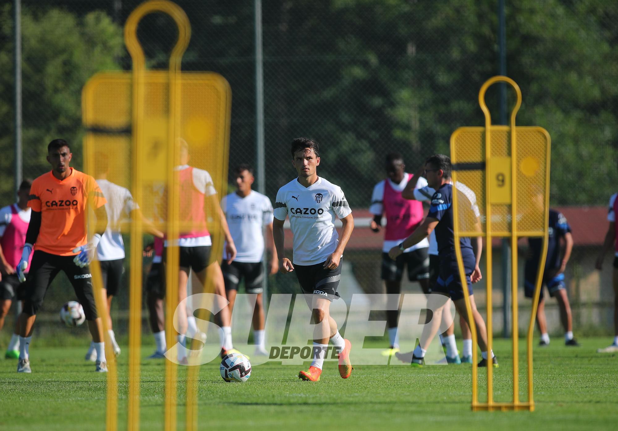 Entrenamiento vespertino del Valencia cf