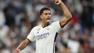 MADRID 02/09/2023.- El centrocampista inglés del Real Madrid Jude Bellingham celebra su gol durante el partido correspondiente a la jornada 4 de LaLiga que Real Madrid y Getafe SAD disputan este sábado en el Santiago Bernabéu. EFE/ Borja Sanchez-trillo