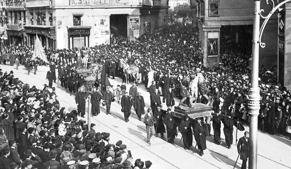 Durante 135 años, hasta el final de la Guerra Civil, la festividad quedó constreñida a un único paso.