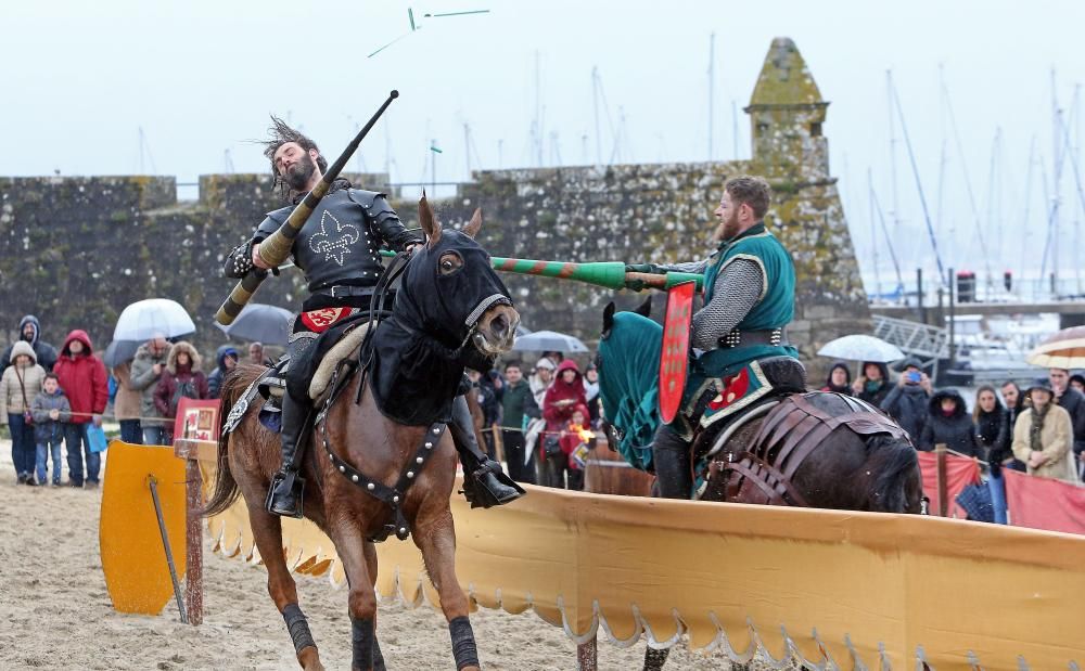 La celebración de la epopeya de 1493 congrega a una multitud en Baiona