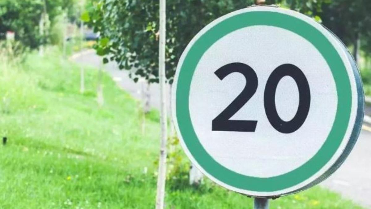 En algunas ciudades de España están apareciendo las primeras señales con el borde verde