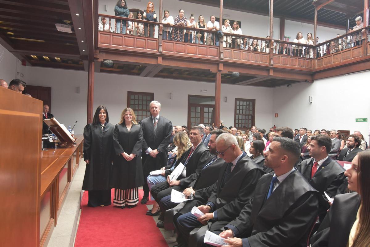 El Ilustre Colegio de Abogados de Las Palmas celebra la jura de nuevos letrados y homenajea a sus colegiados con 25 y 50 años de trayectoria