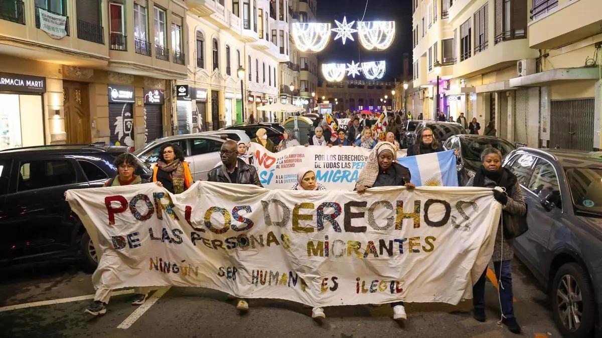 Manifestación en València por los derechos de las personas migrantes.