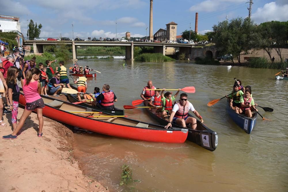 Més de 170 persones participen en la sisena Competició de Canoes al riu de Sallent