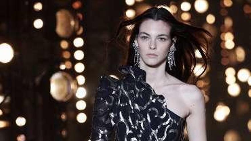 Las &#039;top models&#039; se dan cita en París para desfilar vestidas por Isabel Marant