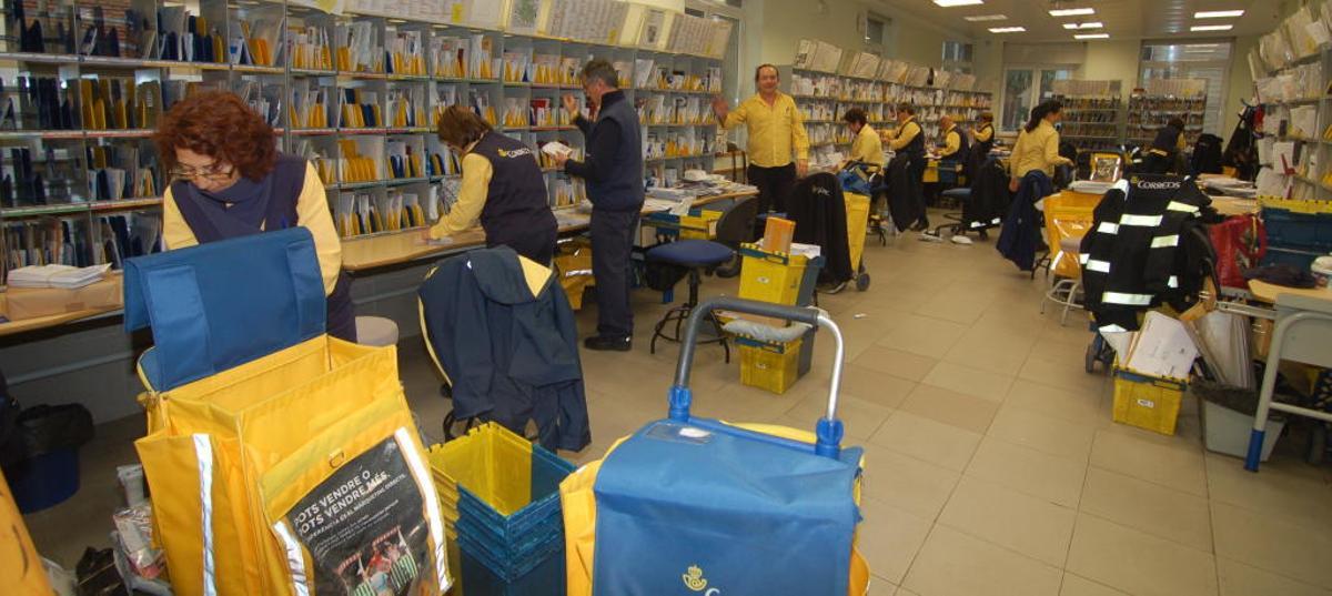 Correos ha contratado 4.000 trabajadores de refuerzo.