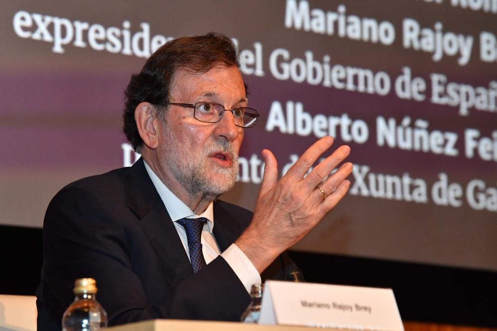 Libro de Romay Beccaría con Feijóo y Rajoy