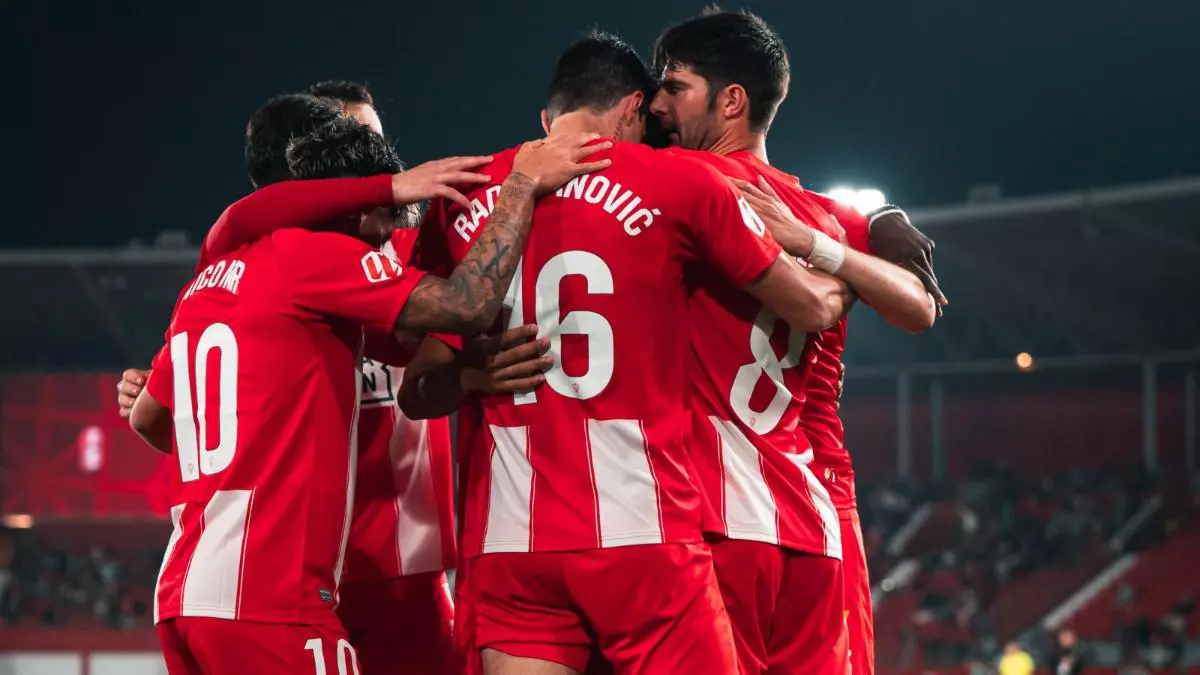 El apag車n aplaza el Almer赤a-Racing de Ferrol