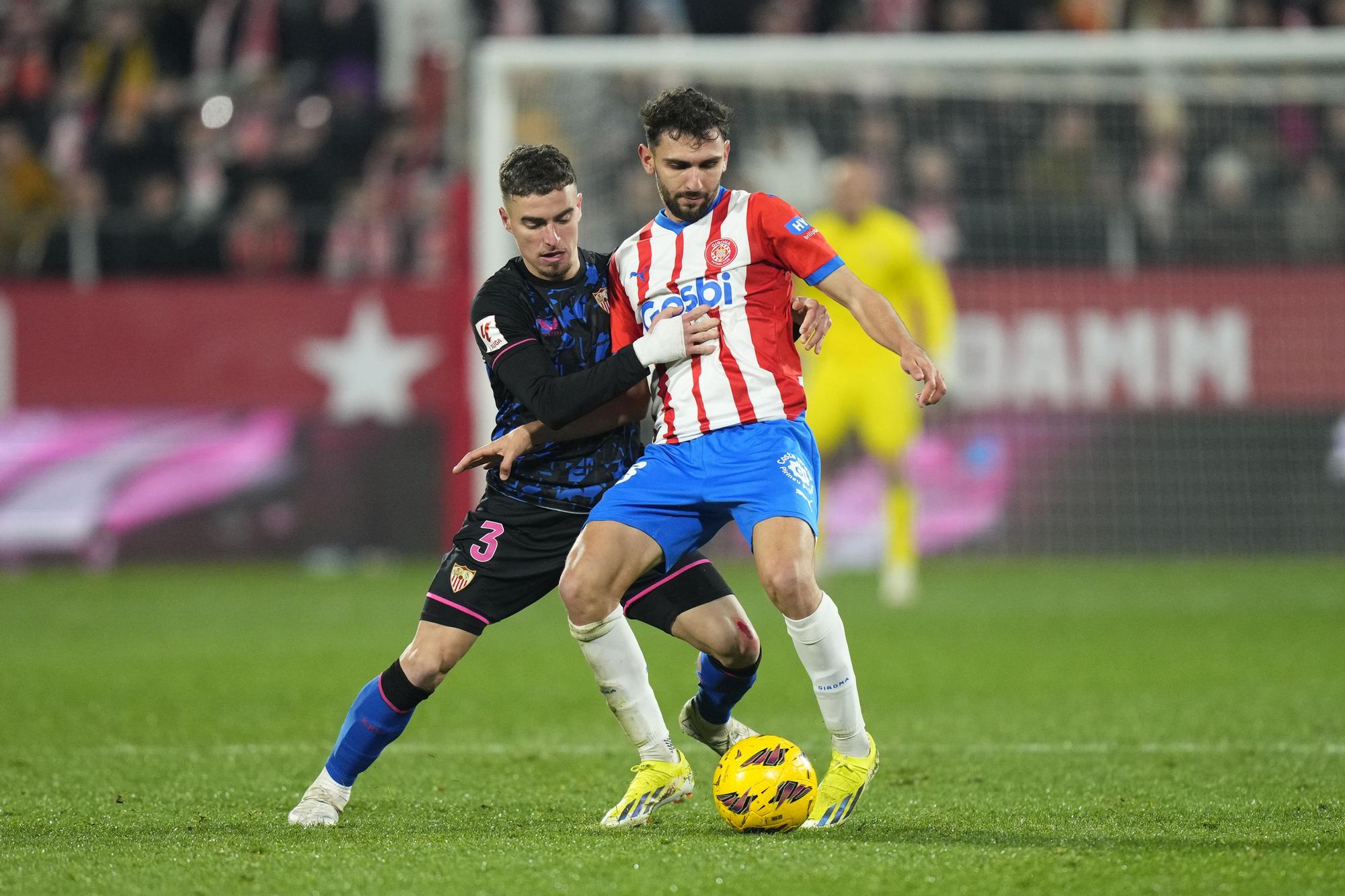 El Girona FC golea al Sevilla y es líder de LaLiga