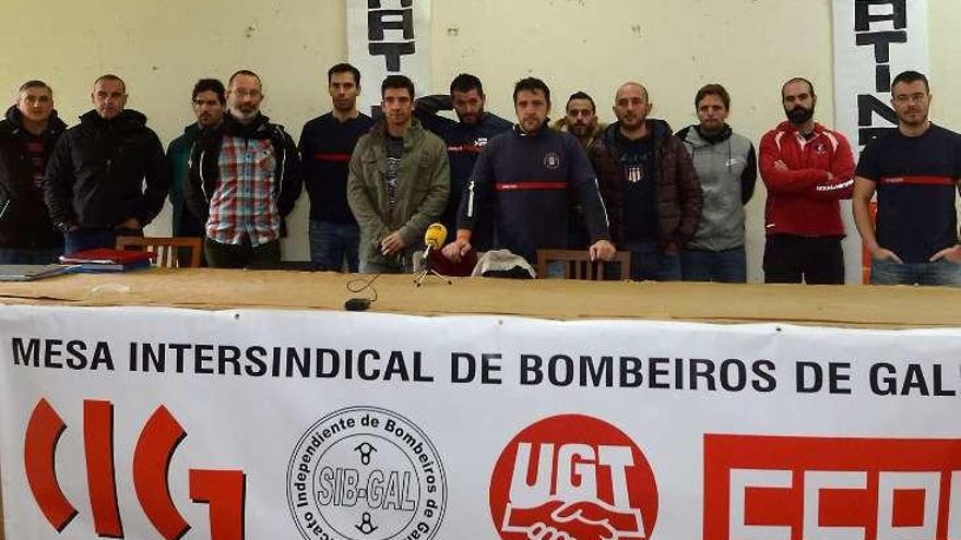 Representantes de los parques de bomberos comarcales. // G.S.