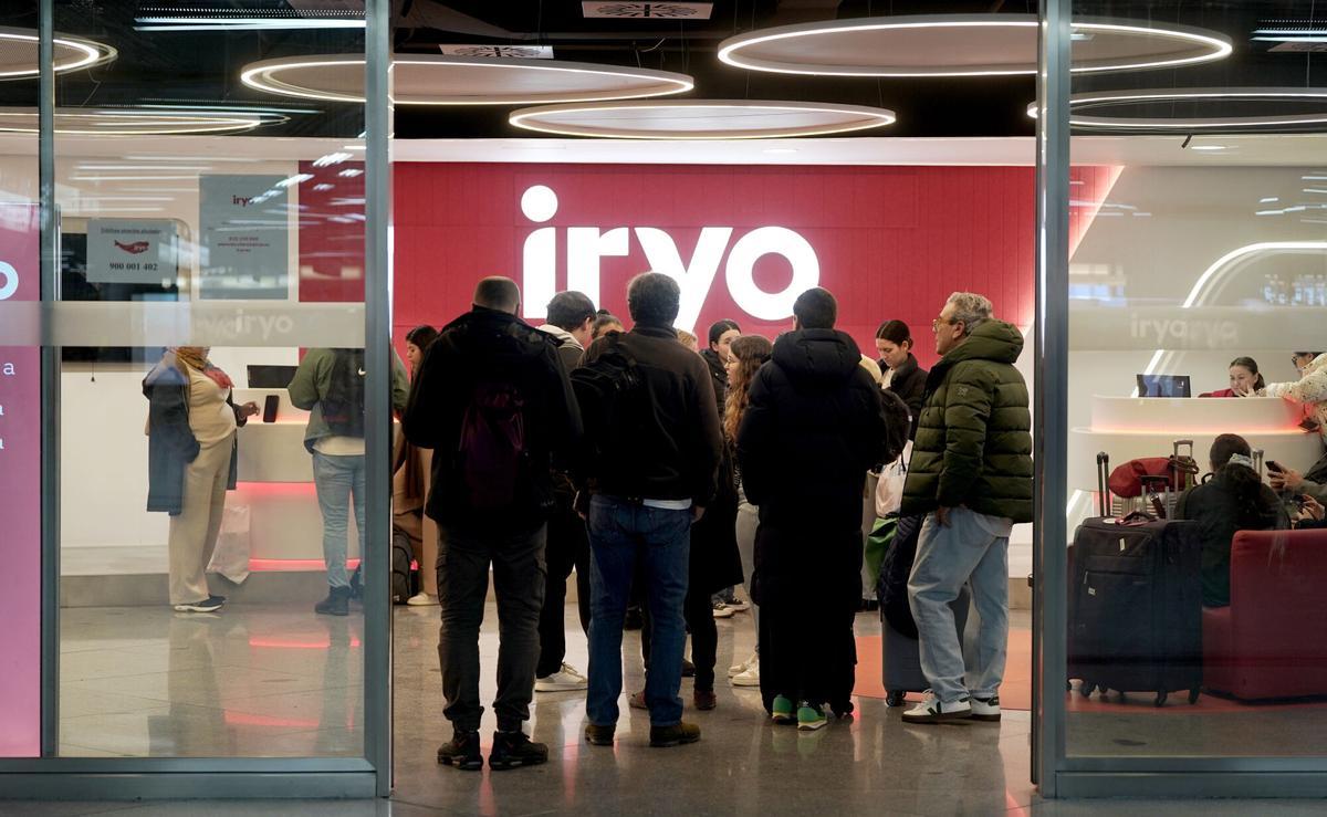 Madrid. 19.01.2026. Estación de Atocha, el día después del accidente de Adamuz (Córdoba). Atención al cliente de iryo