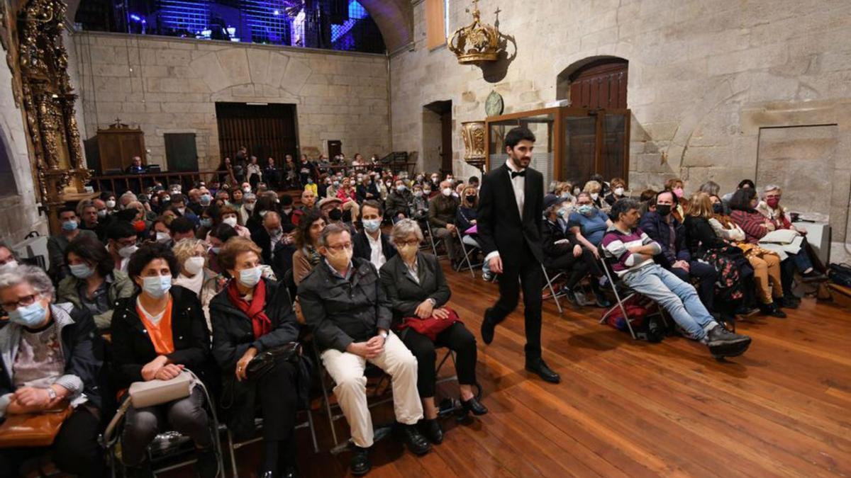 El público llenó la iglesia conventual para el concierto.   | // GUSTAVO SANTOS