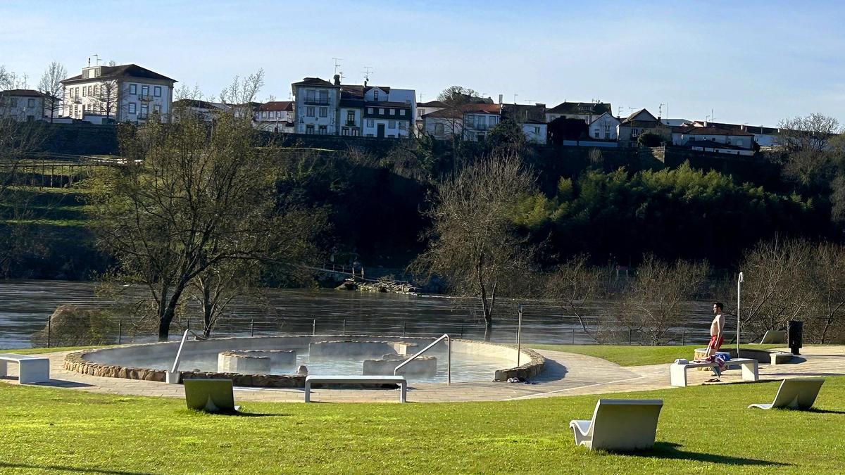 Vista de uno de los nuevos recintos termales al aire libre abiertos en Galicia.