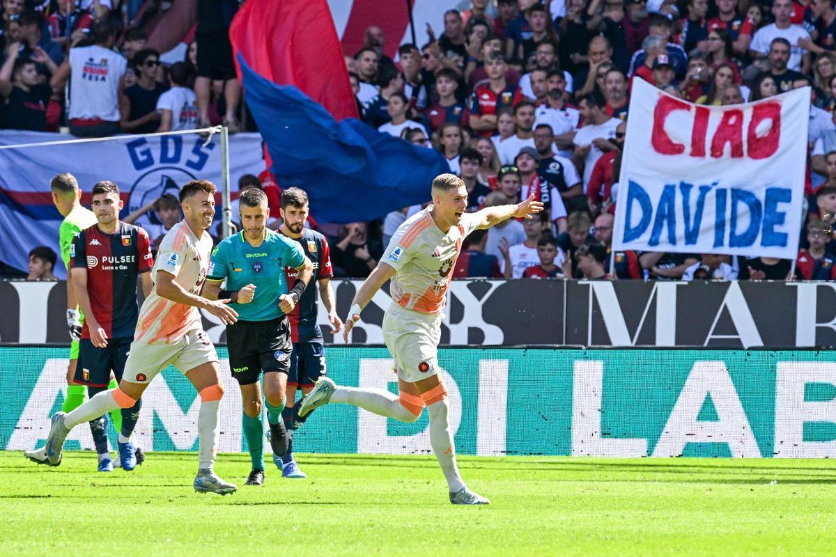 Artem Dovbyk celebra su primer gol con la Roma