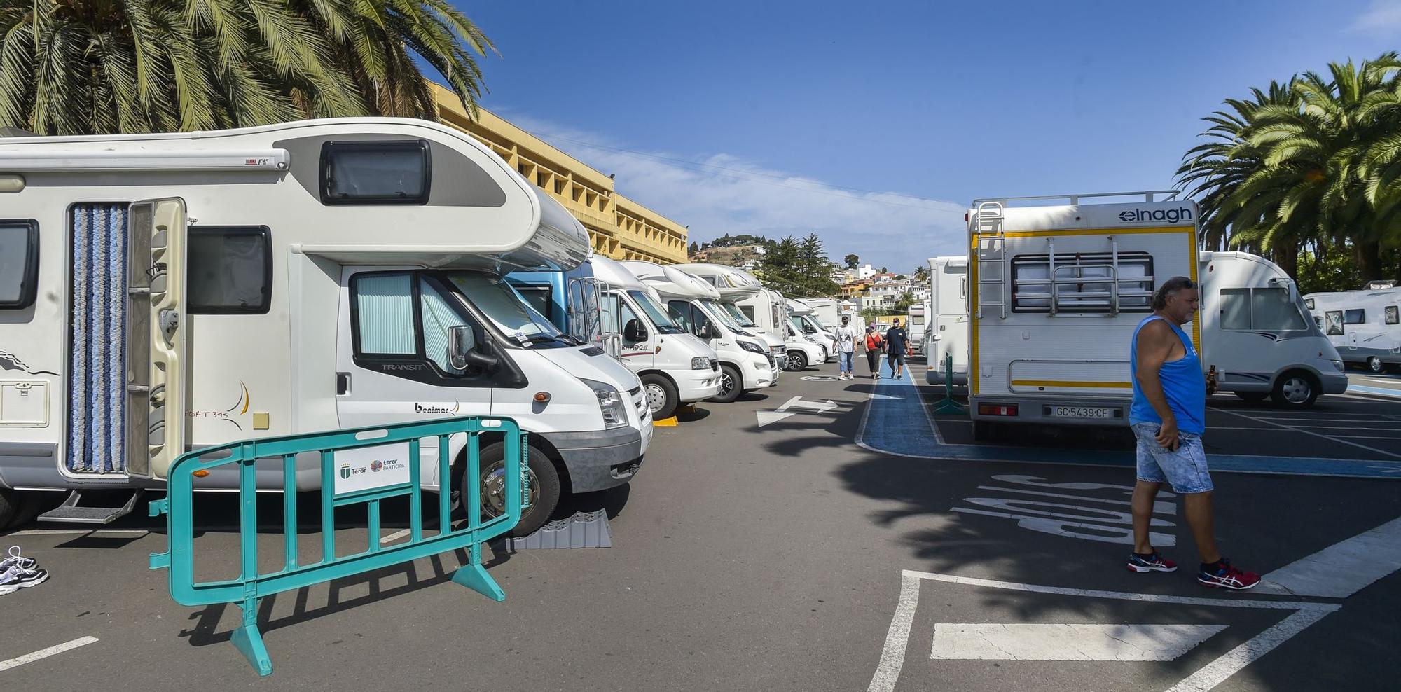 Encuentro de caravanas en Teror