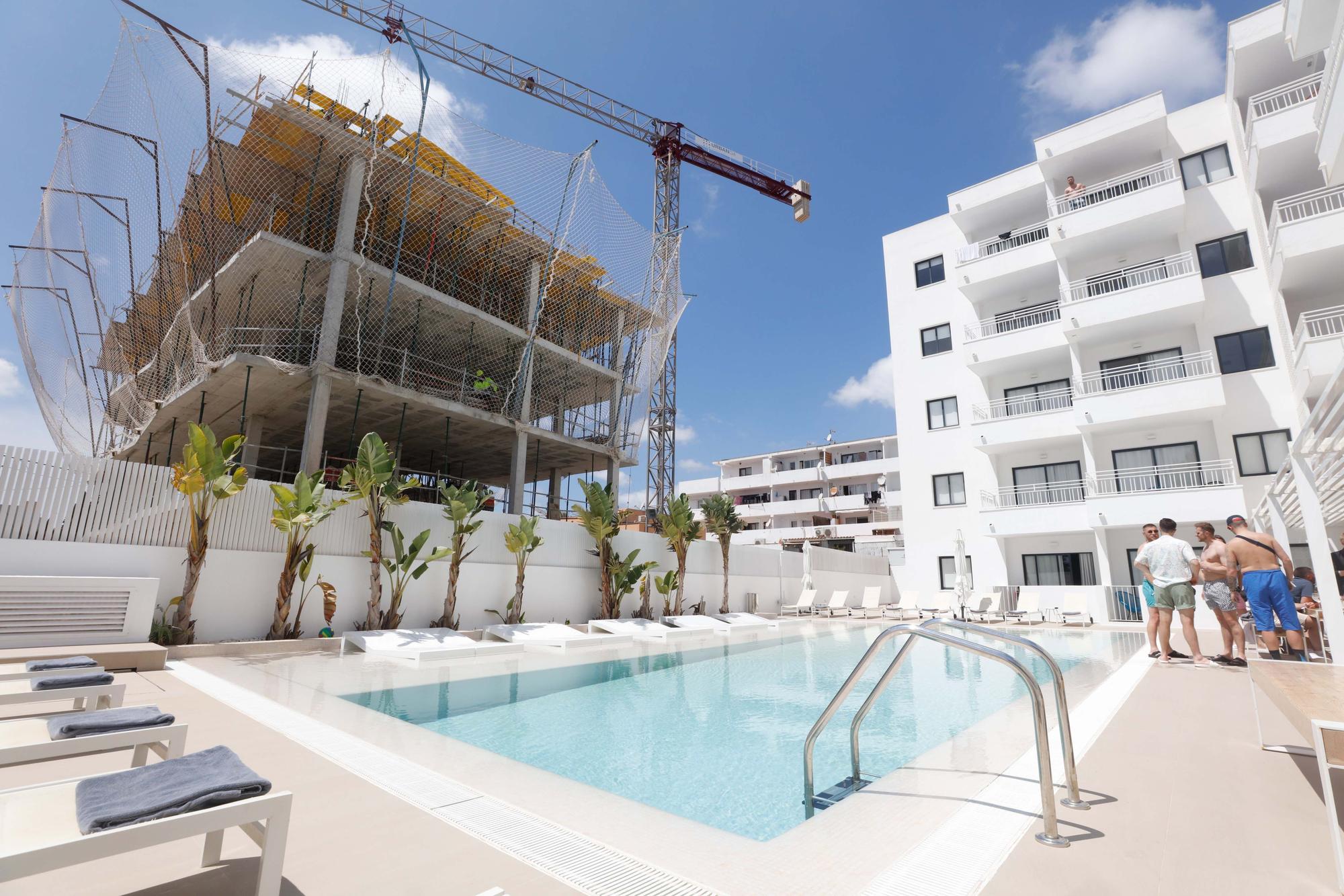 Un hotelero de Ibiza denuncia que está perdiendo clientes por las molestias de unas obras