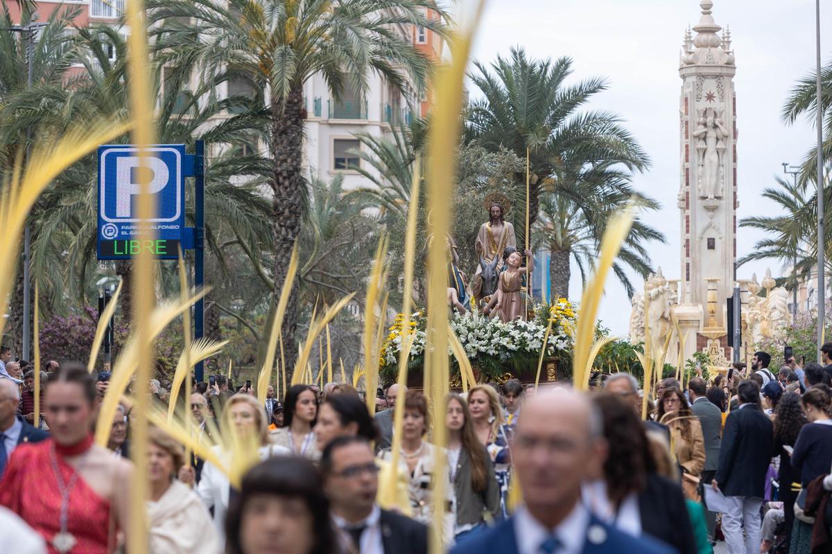 Mañana de procesiones del Domingo de Ramos en Alicante