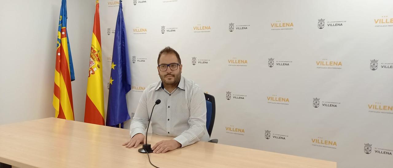 El concejal de Urbanismo de Villena durante su comparecencia.