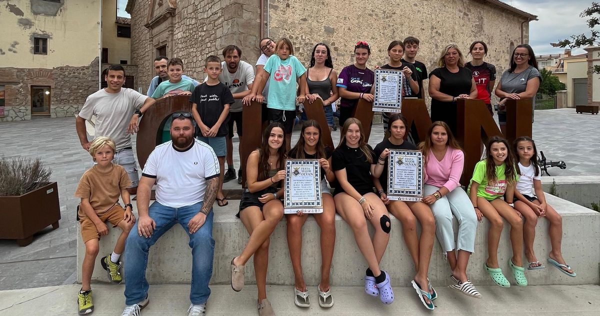 Presentació del actes de la Festa Major d'Olvan, amb persones que s'impliquen en la celebració