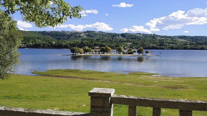 La CHMS restaura el entorno de As Conchas, en Muíños, y el puente de Soutelo, en Bande