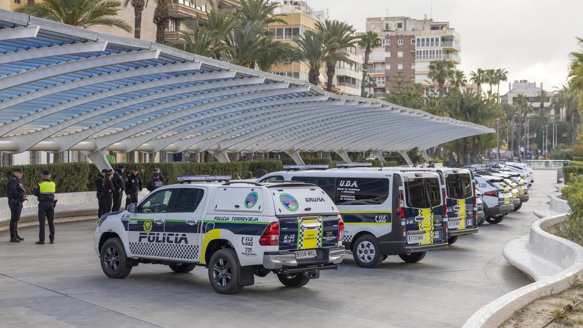 Presentación de la renovación de la nueva flota de vehículos de la Policía Local de Torrevieja