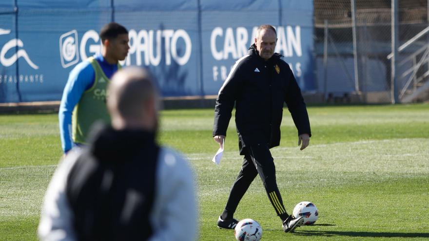 Víctor Fernández dirige su primera sesión de su cuarta etapa al frente del Real Zaragoza