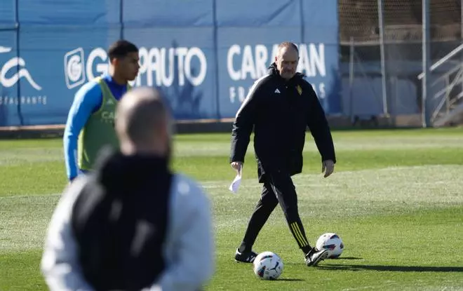 Víctor Fernández dirige su primera sesión de su cuarta etapa al frente del Real Zaragoza