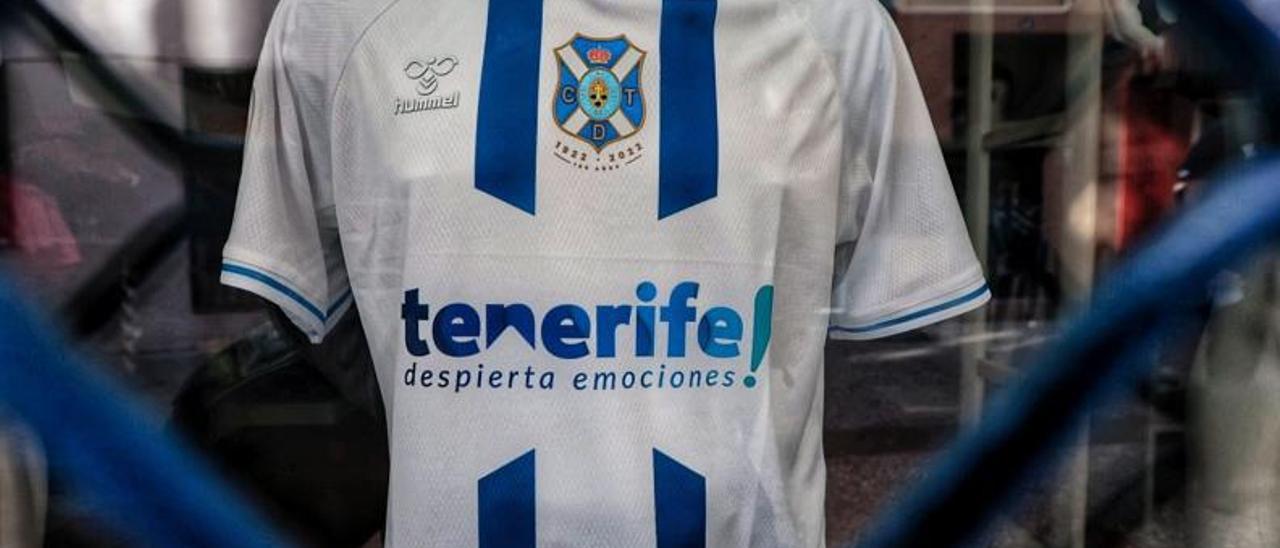 La camisa del centenario, a la venta desde esta mañana