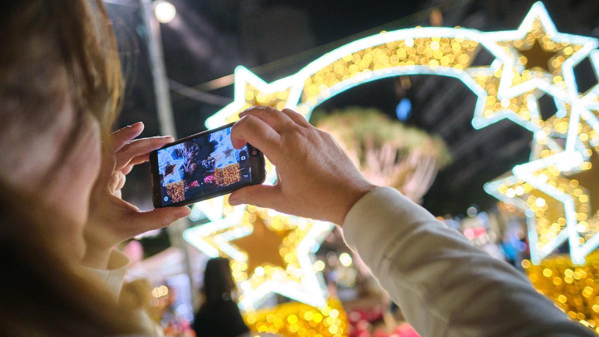 Un instante del encendido de luces de Navidad de Santa Cruz de una edición pasada.