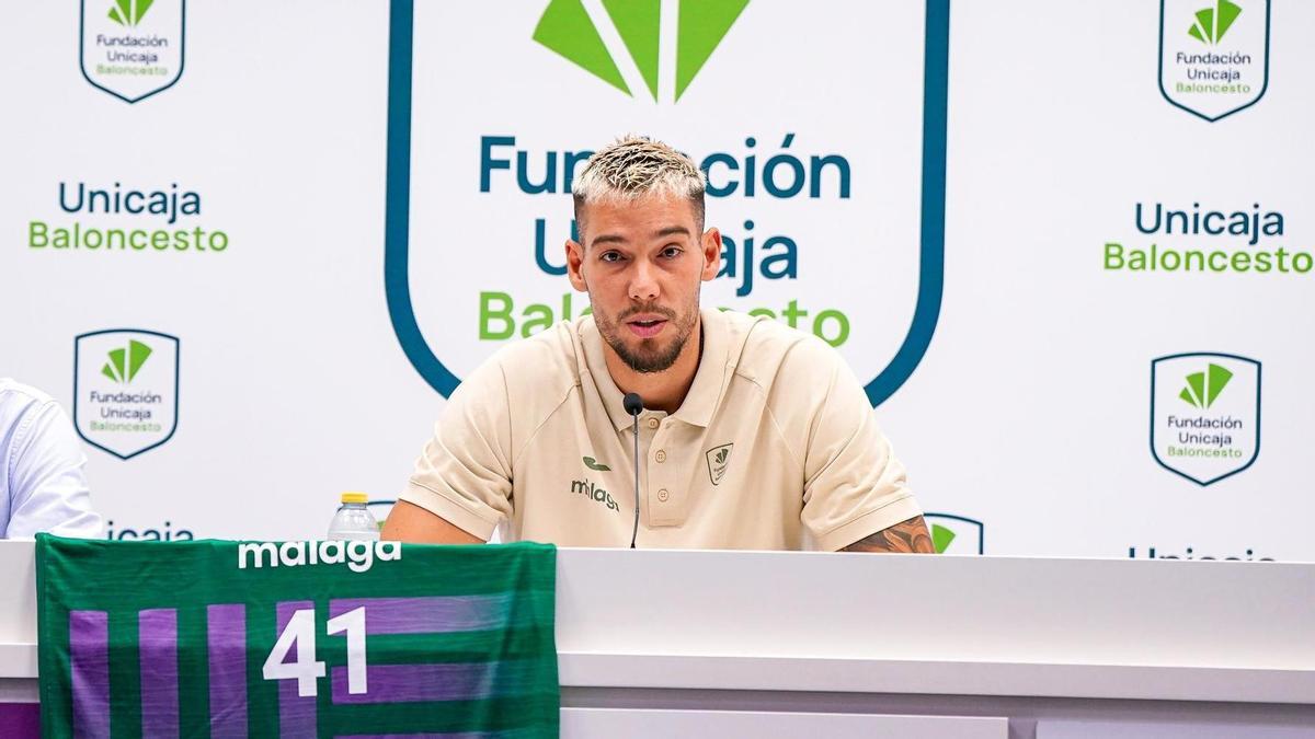 Willy Hernangómez, durante su presentación con el Unicaja de Málaga.
