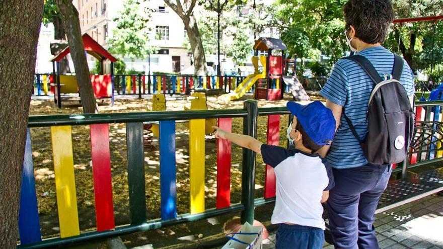 Cáceres reabre hoy las áreas infantiles tras someterlas a una limpieza integral