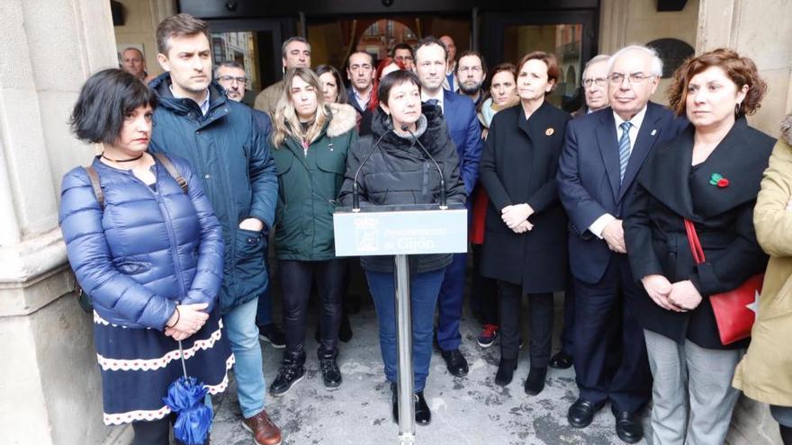 Emotivo minuto de silencio en Gijón por Paz Fernández