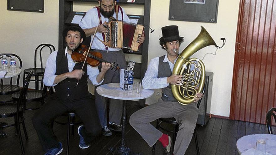 De izquierda a derecha, Txema Bestard, Antón Lara y Miquel Àngel Bestard.