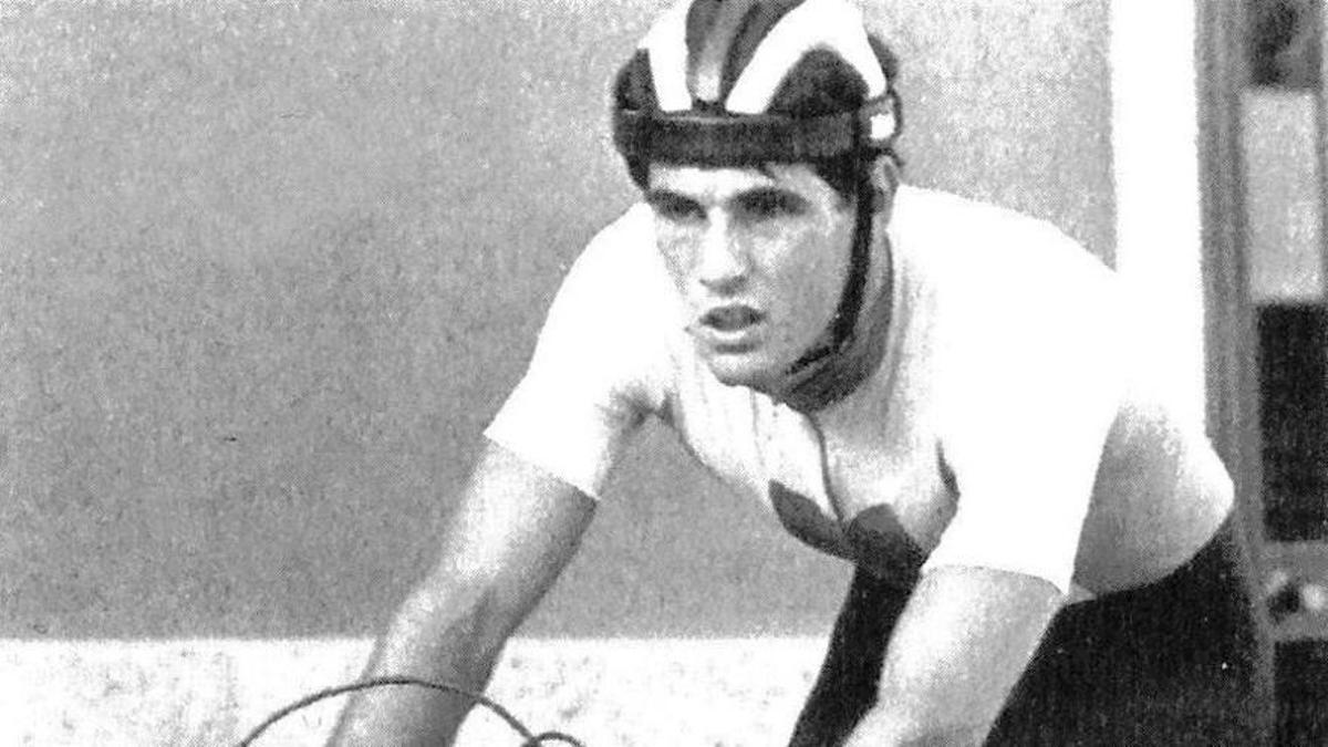 Guillem Ramis, durante su etapa como ciclista. 'CIEN AÑOS DE DEPORTE EN MALLORCA'.