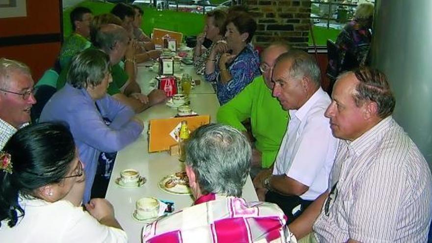 Los Pechero durante el encuentro celebrado en Cuelgamures.