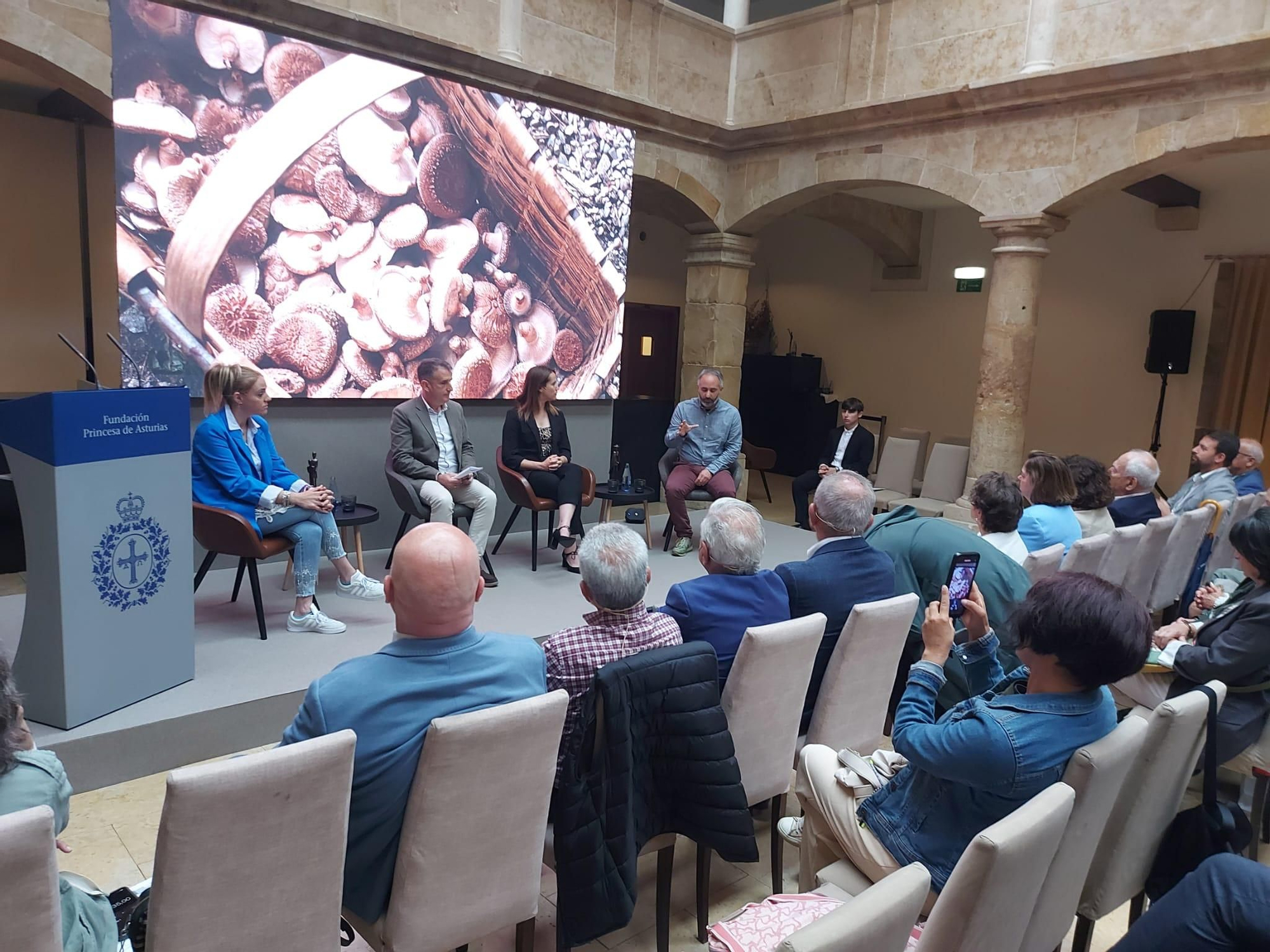 En imágenes: Así fue el XIV Encuentro de Pueblos Ejemplares, que se celebró en Tineo