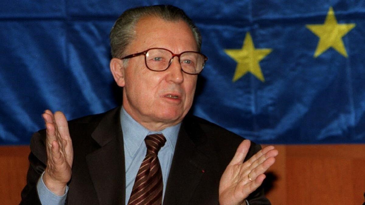 Jacques Delors, en una conferencia en Madrid, en 1998.